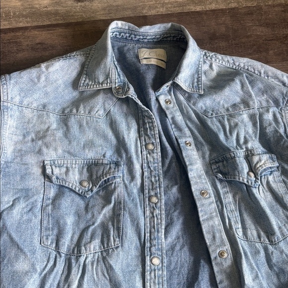 J. Crew Denim Chambray Light Blue Snap Up Shirt with Pearl Snaps, Size 4 - Picture 2 of 2